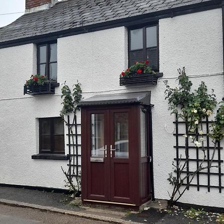 Cosy Cottage In Heart Of Coastal Village Mawnan Exterior foto