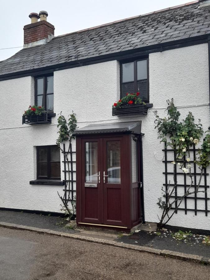 Cosy Cottage In Heart Of Coastal Village Mawnan Exterior foto